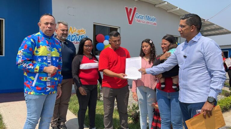 24 familias de Acarigua se mudaron a sus nuevas casas de la GMVV