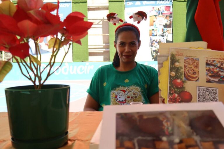 Creatividad y tradición se unieron en el Bazar Navideño realizado por Construpatria y sus entes hermanos